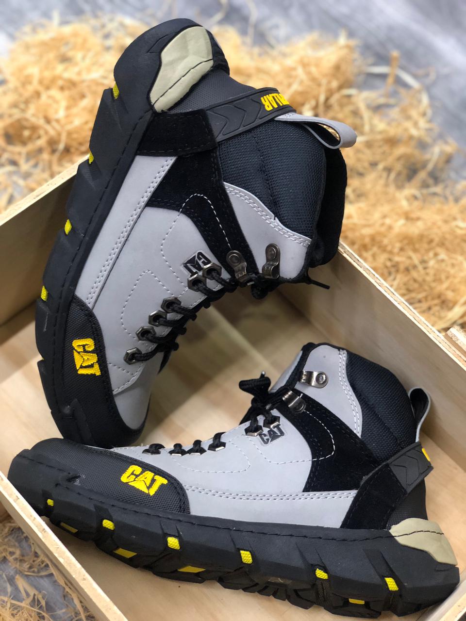 BOTA DE CUERO CON PUNTA DE SEGURIDAD