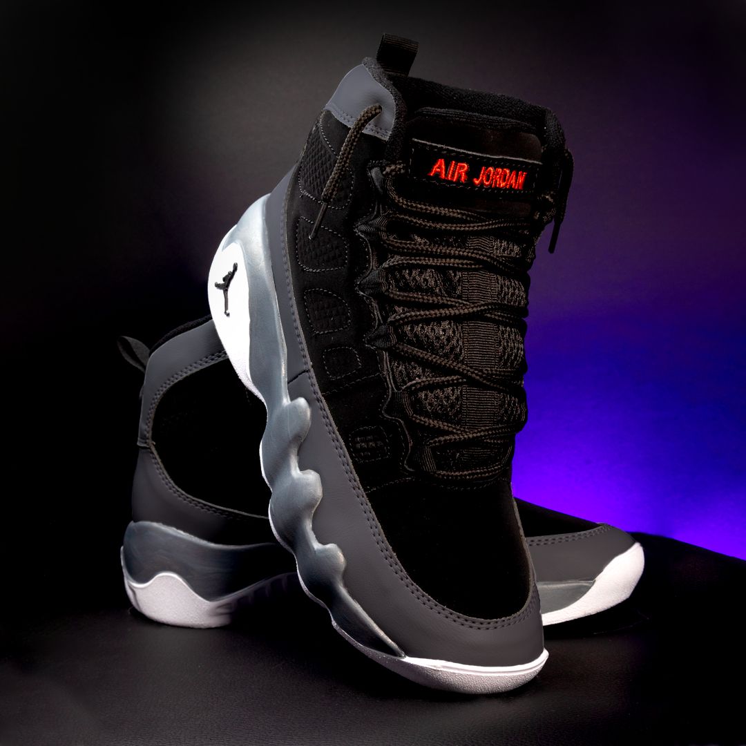 BOTA JORDAN RETRO 9