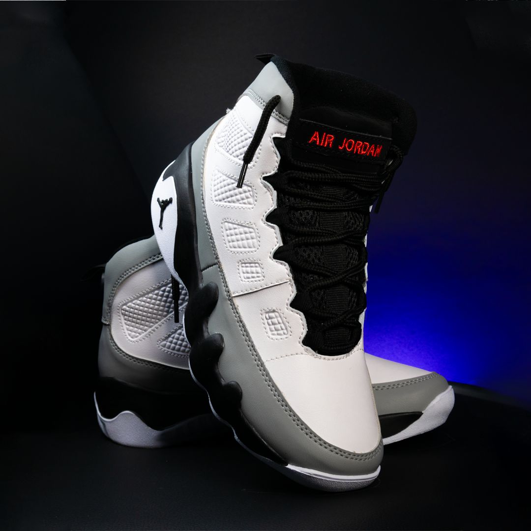 BOTA JORDAN RETRO 9