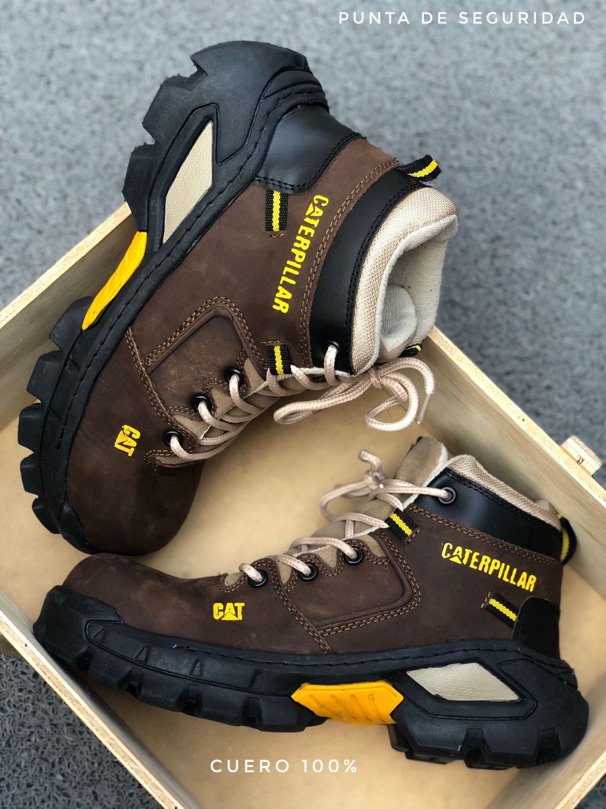BOTA DE CUERO CATERPILAR