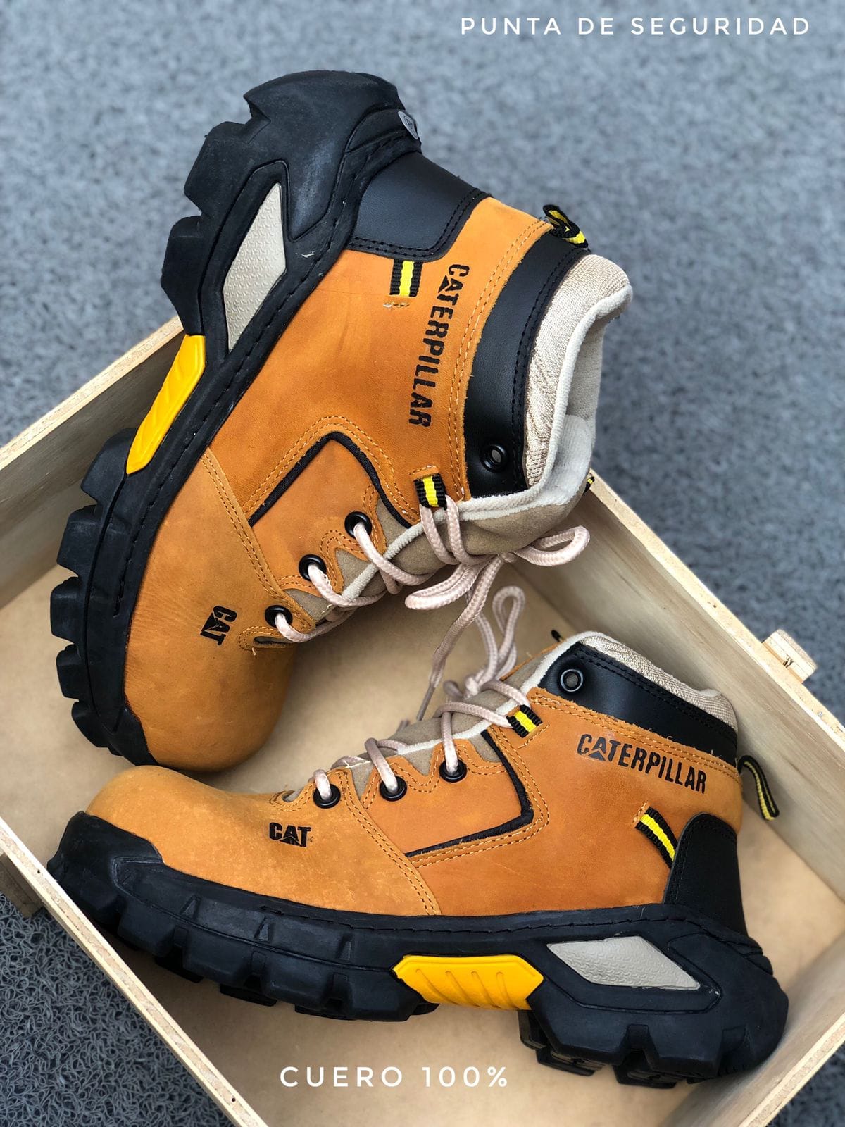 BOTA DE CUERO CATERPILAR