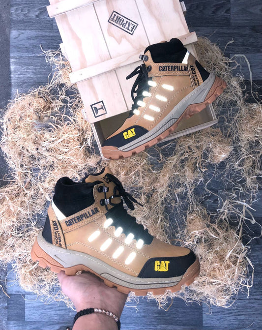 BOTA EN SINTETICO REFLECTIVA CON PUNTA DE SEGURIDAD