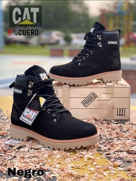 Bota de cuero caña media para caballero color negro - Estilo y Moda Ya