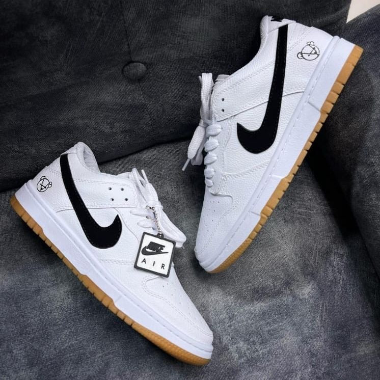 NIKE DUNK