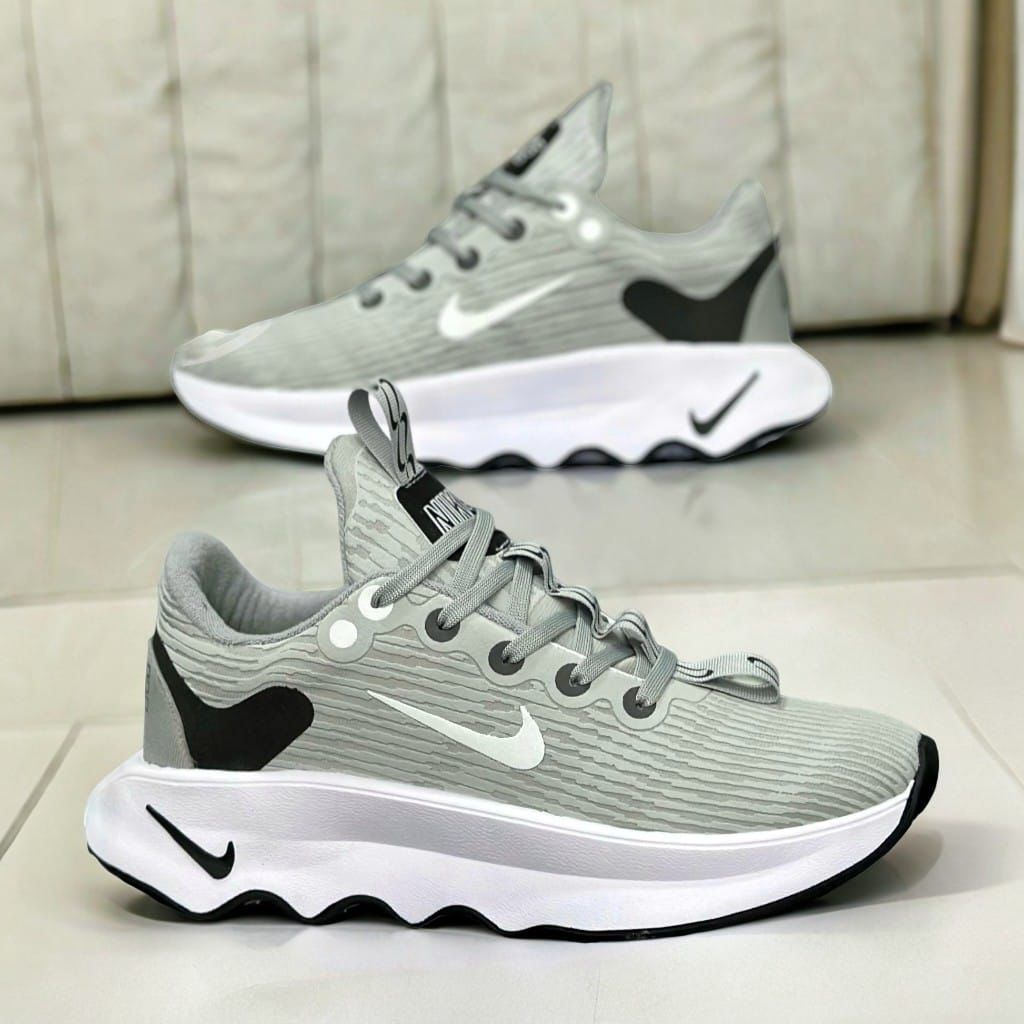 NIKE MOTIVA