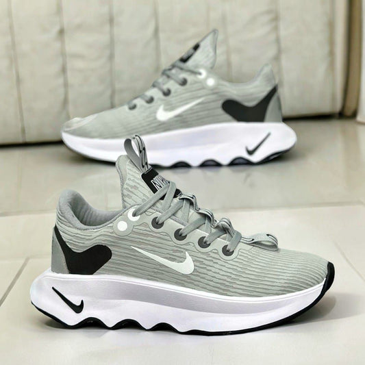 NIKE MOTIVA