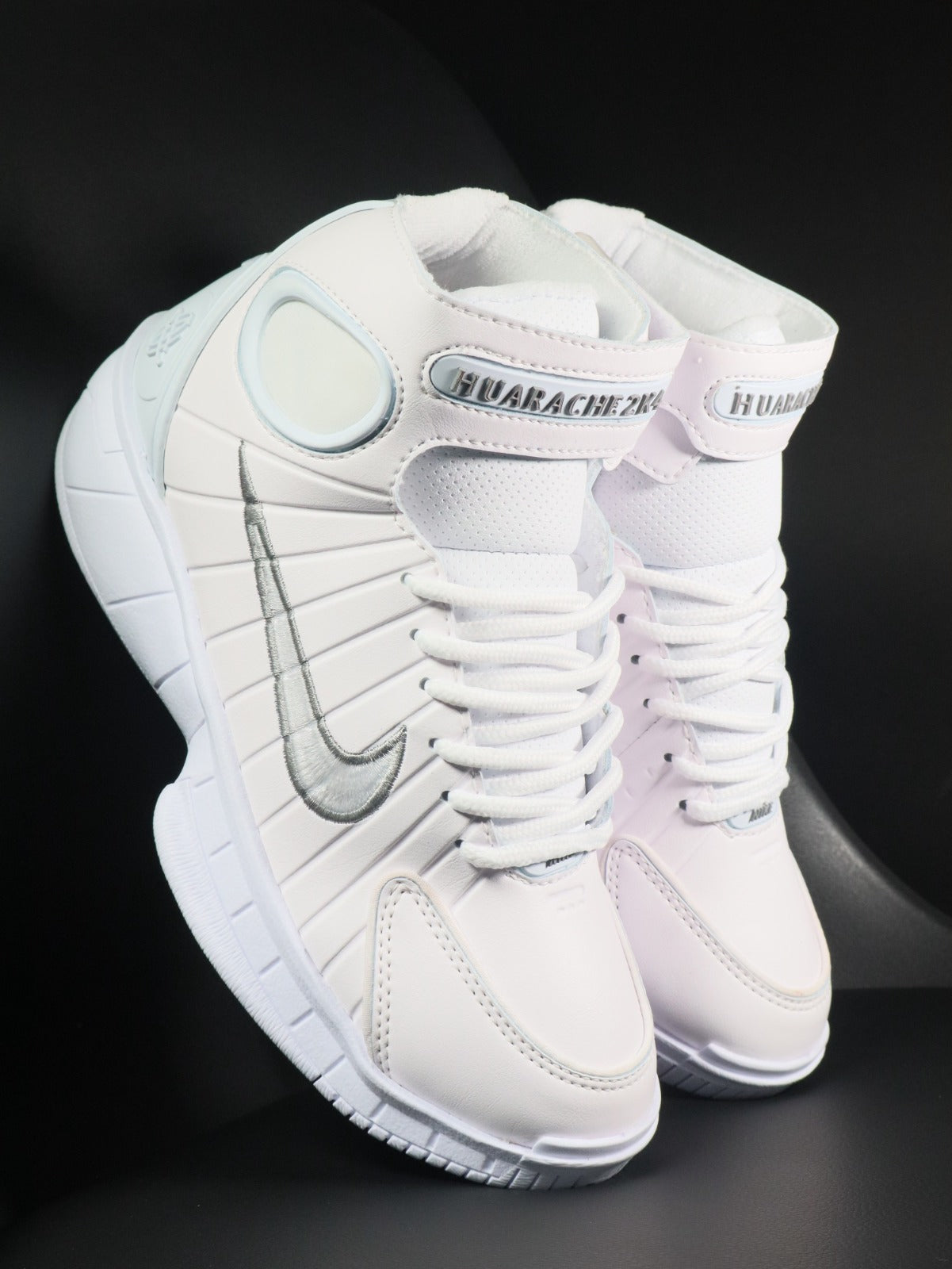 Bota Deportiva en Sintético importado para Caballero color Blanco.