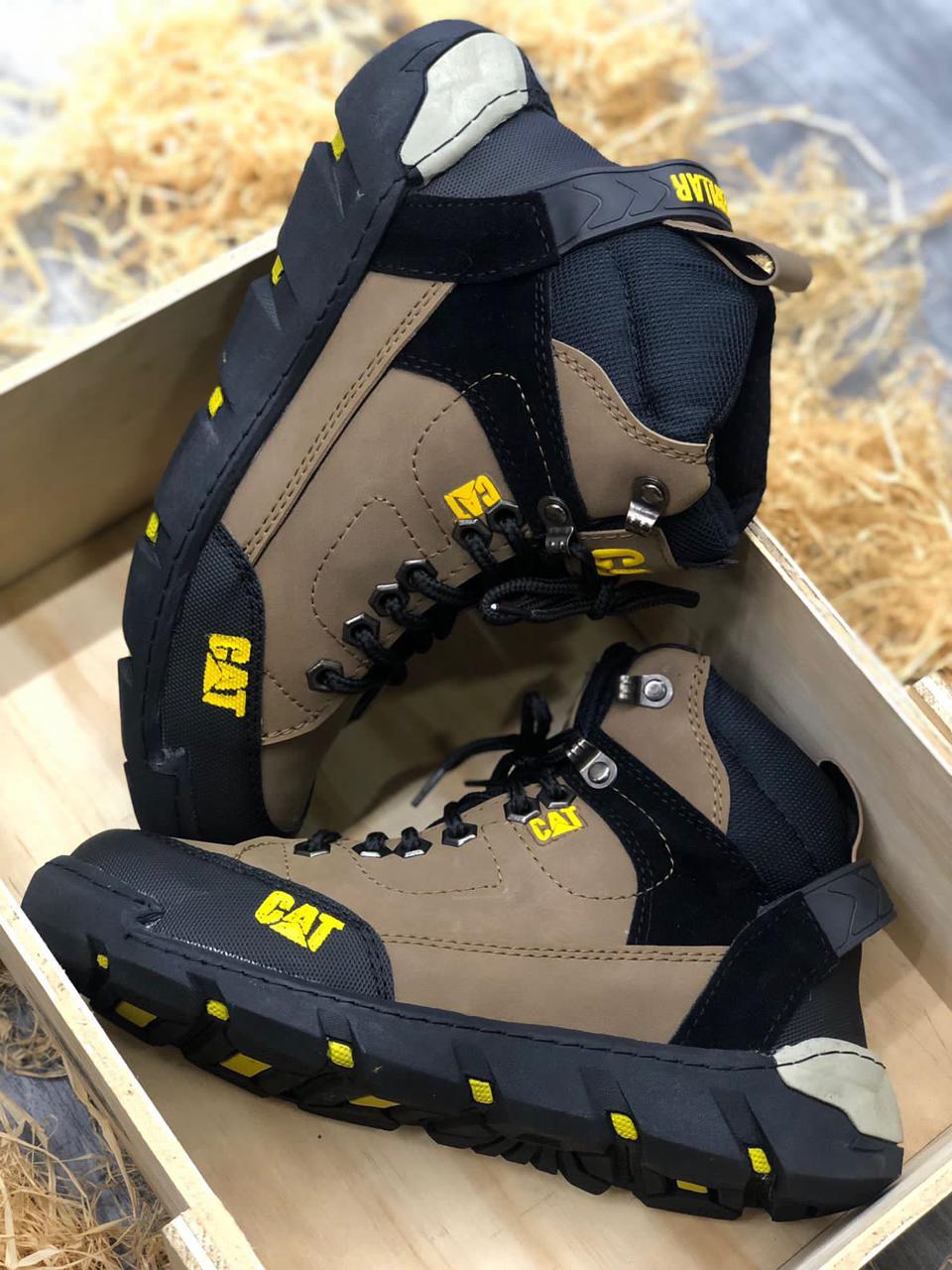 BOTA DE CUERO CON PUNTA DE SEGURIDAD